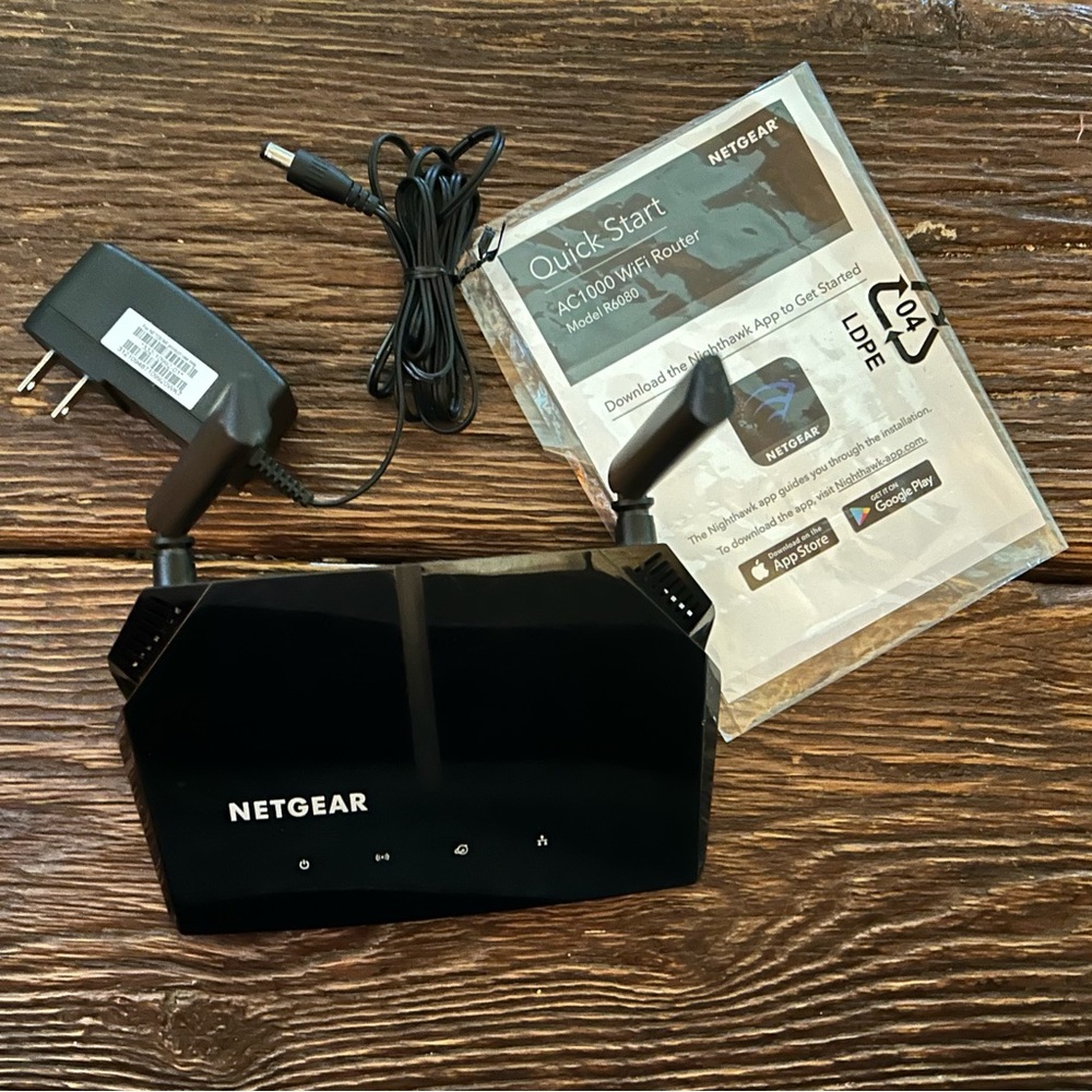 NETGEAR Router - Picture 1 of 8